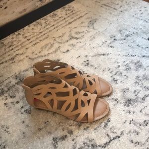 women’s wedges